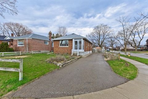 Photo 1 at 11 Helsby Crescent, Alderwood, Toronto