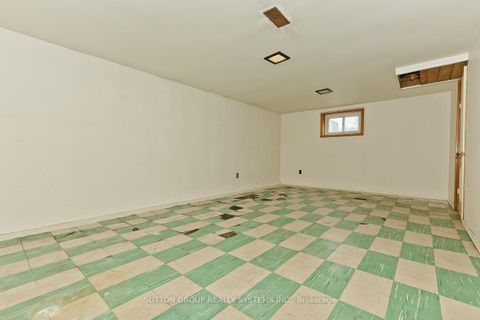 Photo 34 at 11 Helsby Crescent, Alderwood, Toronto