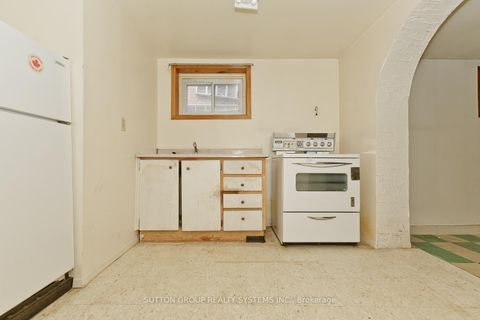 Photo 40 at 11 Helsby Crescent, Alderwood, Toronto