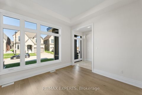 Photo 8 at 17 Saxby Farm Avenue, King City, King