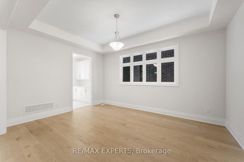 Photo 10 at 17 Saxby Farm Avenue, King City, King