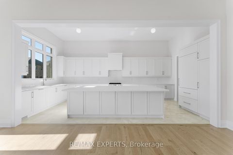 Photo 12 at 17 Saxby Farm Avenue, King City, King