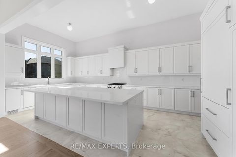 Photo 14 at 17 Saxby Farm Avenue, King City, King