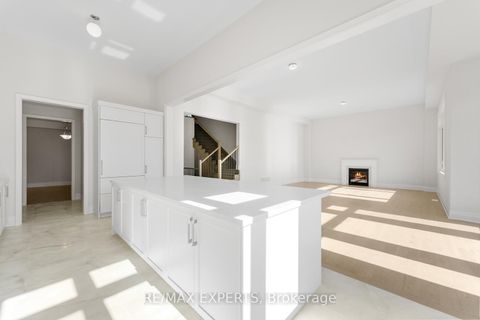 Photo 16 at 17 Saxby Farm Avenue, King City, King