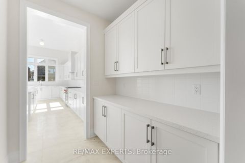 Photo 20 at 17 Saxby Farm Avenue, King City, King