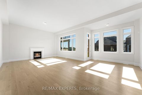 Photo 21 at 17 Saxby Farm Avenue, King City, King