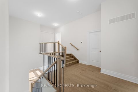 Photo 24 at 17 Saxby Farm Avenue, King City, King