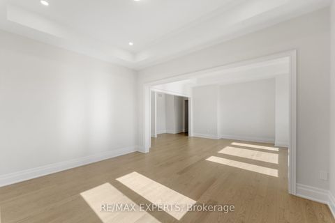 Photo 26 at 17 Saxby Farm Avenue, King City, King