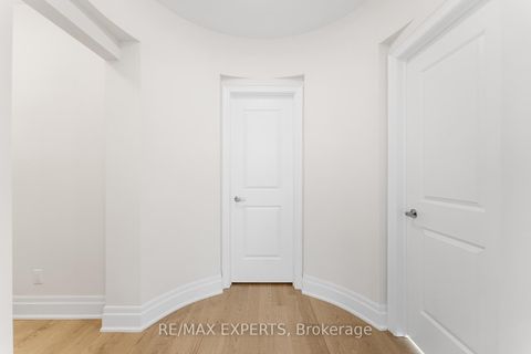 Photo 28 at 17 Saxby Farm Avenue, King City, King