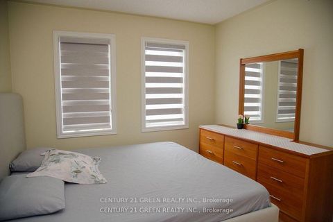 Photo 7 at 41 Sequoia Road, Sonoma Heights, Vaughan