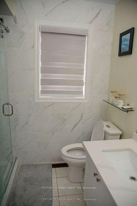 Photo 9 at 41 Sequoia Road, Sonoma Heights, Vaughan