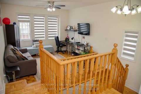 Photo 12 at 41 Sequoia Road, Sonoma Heights, Vaughan