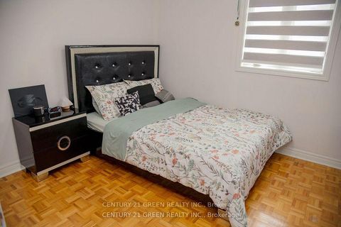 Photo 13 at 41 Sequoia Road, Sonoma Heights, Vaughan