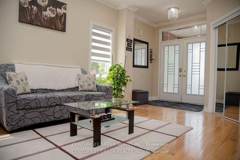 Photo 27 at 41 Sequoia Road, Sonoma Heights, Vaughan