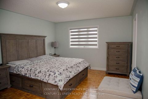 Photo 36 at 41 Sequoia Road, Sonoma Heights, Vaughan