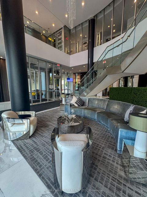 Photo 17 at 327 - 9471 Yonge Street, Observatory, Richmond Hill