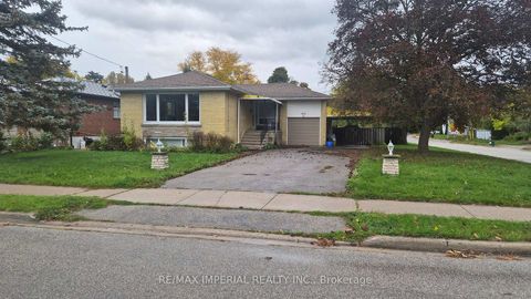 Photo 0 at 422 Lynett Crescent, Crosby, Richmond Hill