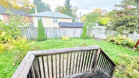 Photo 9 at 422 Lynett Crescent, Crosby, Richmond Hill