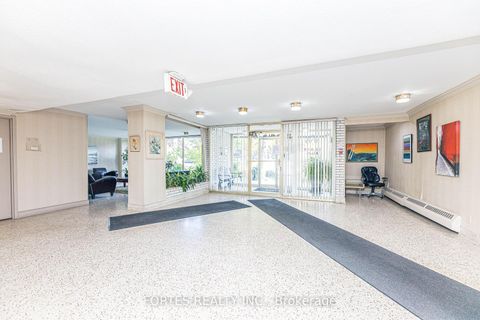 Photo 2 at 102 - 100 Coe Hill Drive, Swansea, Toronto