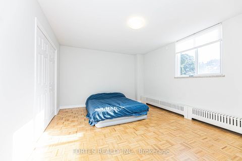 Photo 18 at 102 - 100 Coe Hill Drive, Swansea, Toronto