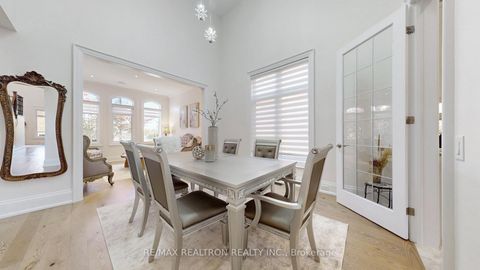 Photo 3 at 24 Hogan Court, King City, King