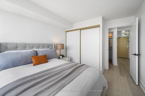 Photo 10 at 915 - 5 Greystone Walk Drive, Kennedy Park, Toronto