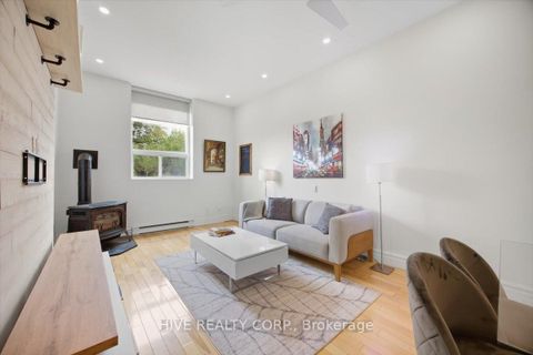 Photo 9 at D - 957 Broadview Avenue, Broadview North, Toronto