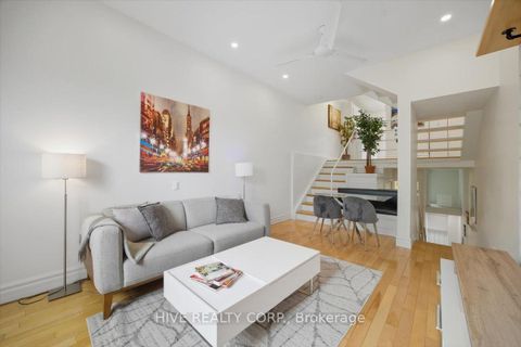 Photo 11 at D - 957 Broadview Avenue, Broadview North, Toronto