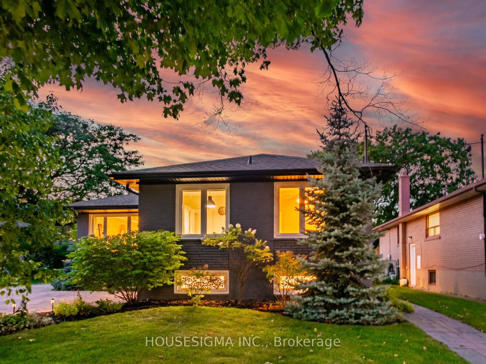 72 Ludstone Drive, Richview, Toronto  by Loree Meneguzzi Real Estate 72 Ludstone Drive, Richview, Toronto