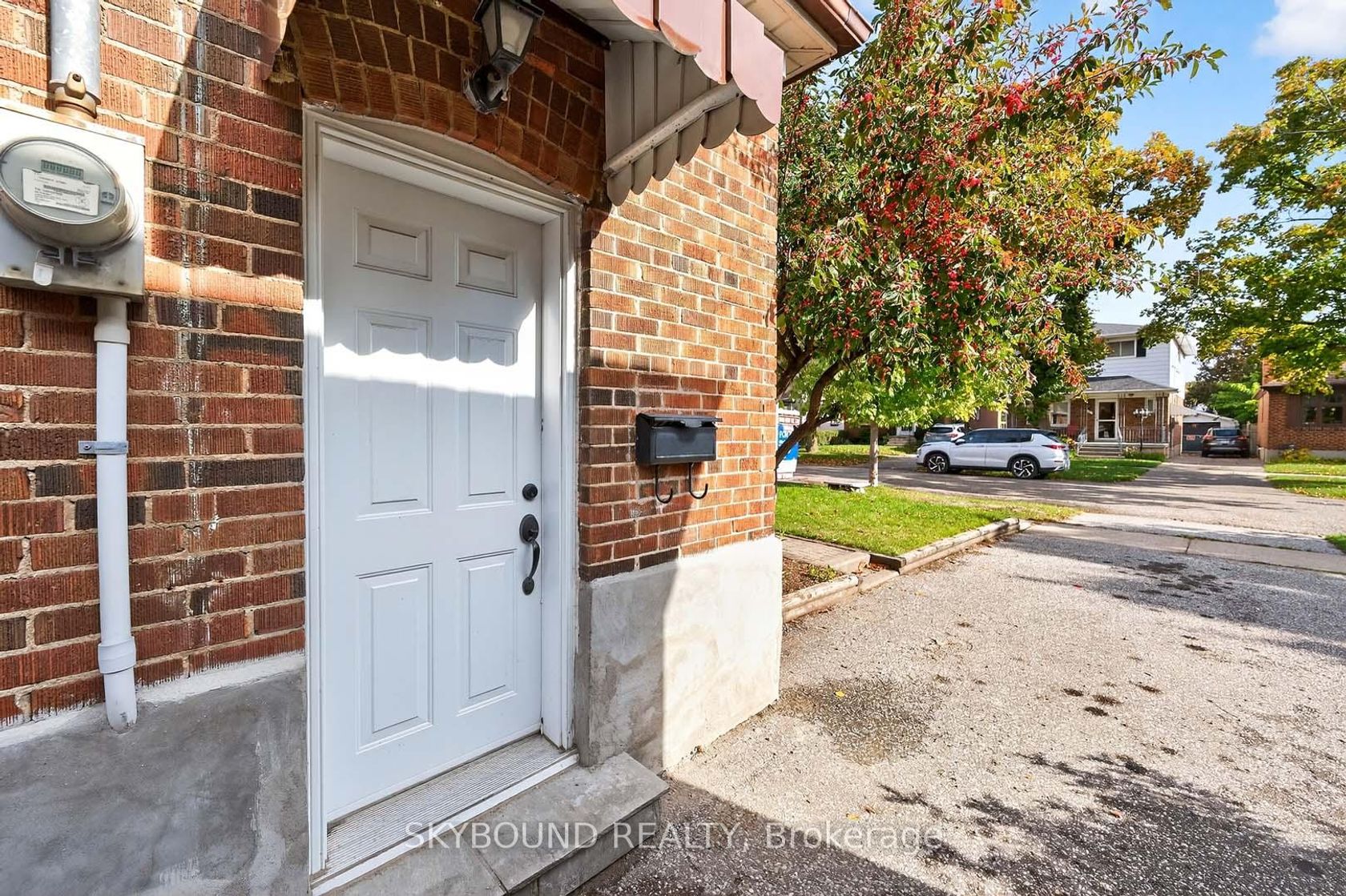 Photo 23 at 46 Rothsay Avenue, Queensway, Toronto Photo 23 at 46 Rothsay Avenue, Queensway, Toronto
