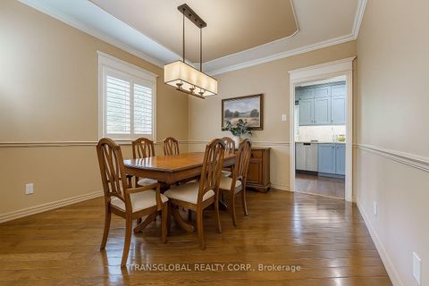 Photo 2 at 458 Beverley Glen Boulevard, Beverley Glen, Vaughan