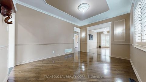 Photo 3 at 458 Beverley Glen Boulevard, Beverley Glen, Vaughan