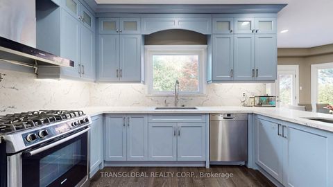 Photo 6 at 458 Beverley Glen Boulevard, Beverley Glen, Vaughan