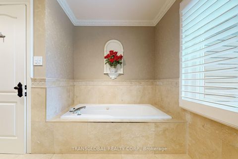 Photo 14 at 458 Beverley Glen Boulevard, Beverley Glen, Vaughan