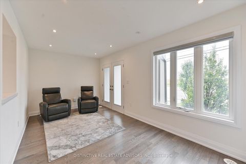 Photo 5 at 190 Moneypenny Place, Beverley Glen, Vaughan