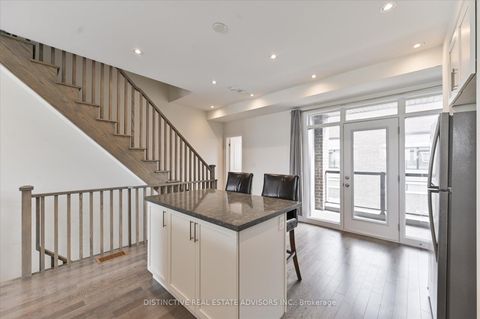 Photo 11 at 190 Moneypenny Place, Beverley Glen, Vaughan Photo 11 at 190 Moneypenny Place, Beverley Glen, Vaughan