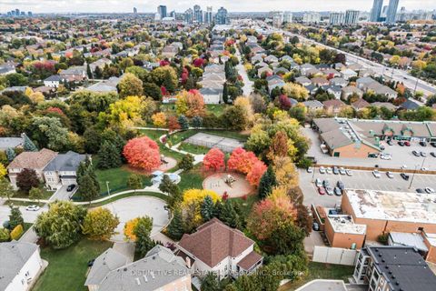 Photo 37 at 190 Moneypenny Place, Beverley Glen, Vaughan