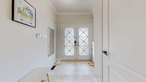 Photo 3 at 35 Old Orchard Crescent, Rouge Woods, Richmond Hill