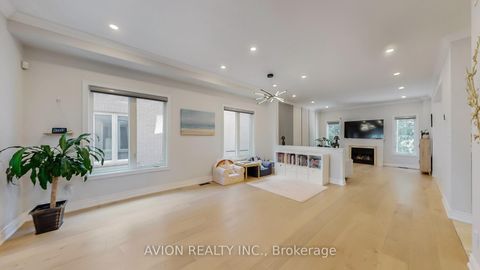 Photo 4 at 35 Old Orchard Crescent, Rouge Woods, Richmond Hill