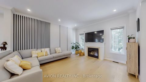 Photo 6 at 35 Old Orchard Crescent, Rouge Woods, Richmond Hill