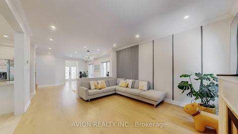 Photo 7 at 35 Old Orchard Crescent, Rouge Woods, Richmond Hill