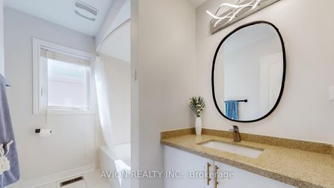 Photo 21 at 35 Old Orchard Crescent, Rouge Woods, Richmond Hill