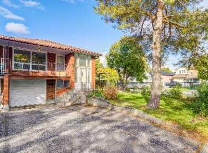 Photo 0 at 86 Tuscarora Drive, Pleasant View, Toronto