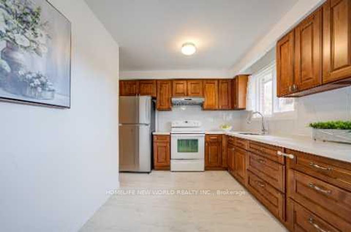 Photo 7 at 86 Tuscarora Drive, Pleasant View, Toronto
