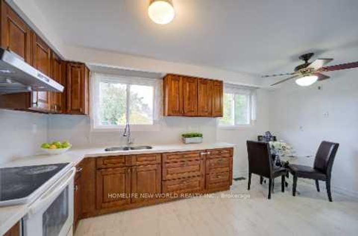 Photo 9 at 86 Tuscarora Drive, Pleasant View, Toronto
