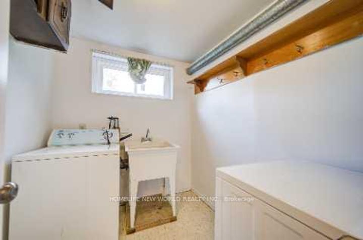 Photo 34 at 86 Tuscarora Drive, Pleasant View, Toronto