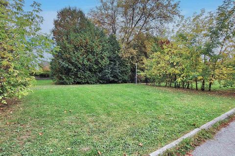 Photo 13 at 39 Maple Grove Avenue, Oak Ridges, Richmond Hill