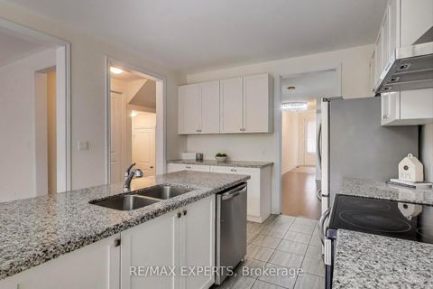 Photo 12 at 216 Butternut Ridge Trail, Aurora Estates, Aurora