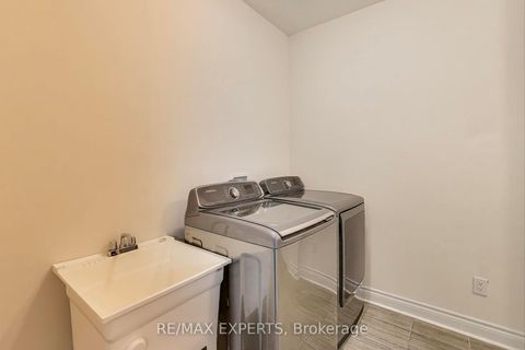 Photo 18 at 216 Butternut Ridge Trail, Aurora Estates, Aurora