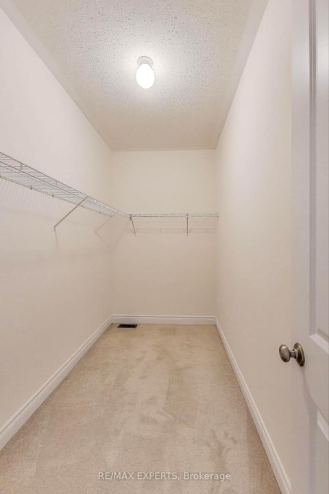 Photo 26 at 216 Butternut Ridge Trail, Aurora Estates, Aurora